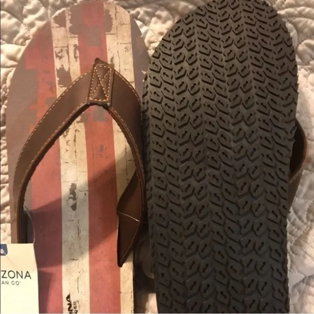 Arizona Jean Company Brown and Red Flip-Flops